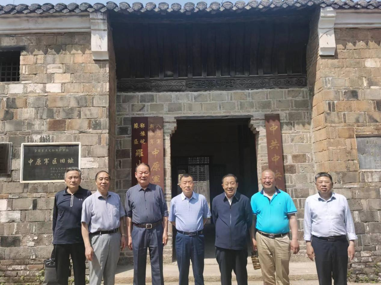 建设促进会副会长石宝龙,副秘书长贺雪枫一行在省老促会副会长汪元良